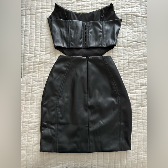 Black Leather Skirt Set - Picture 2 of 3